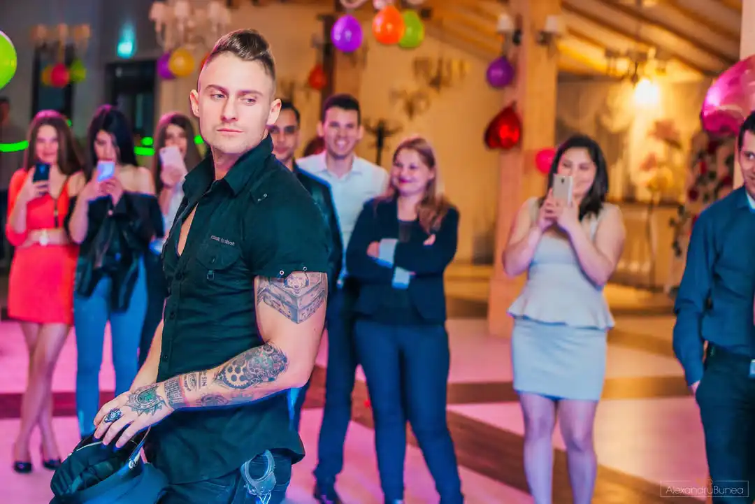 striperi cadou la zi de nastere